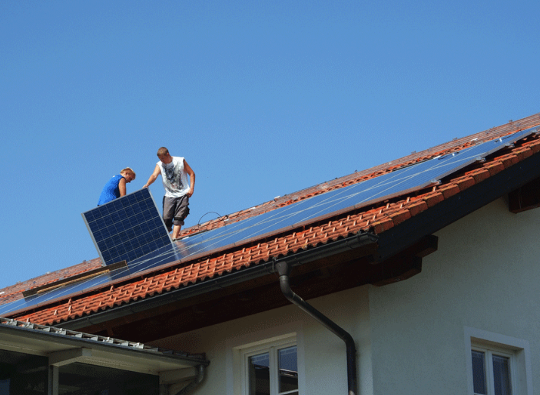 Firmeneigene Solaranlage und Mitarbeiterjubiläum